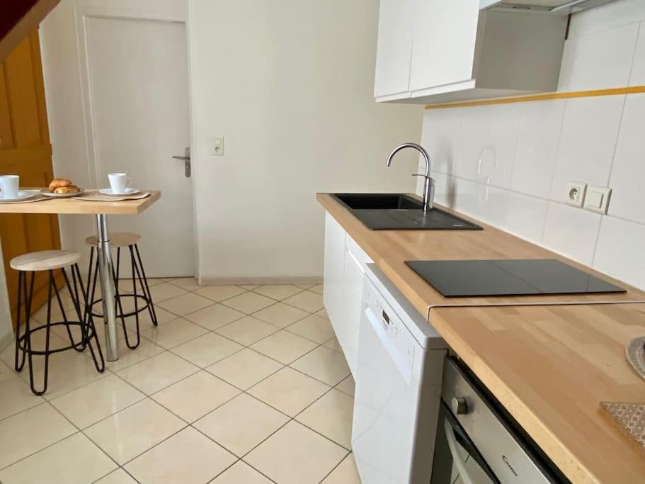 Le Cosy Troyen Secteur Calme 4 Personnes Parking Prive Apartamento Troyes Exterior foto